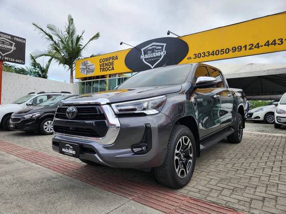 TOYOTA HILUX 2.8 D-4D TURBO DIESEL CD SRX LIMITED 4X4 AUTOMÁTICO